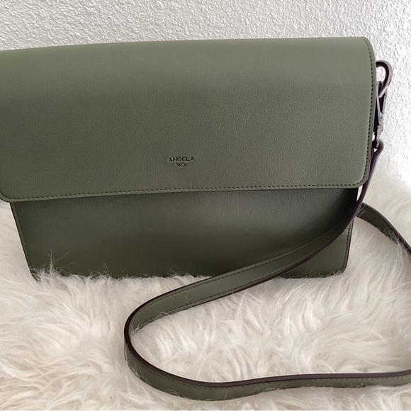 Crossbody - Picture 5 of 10